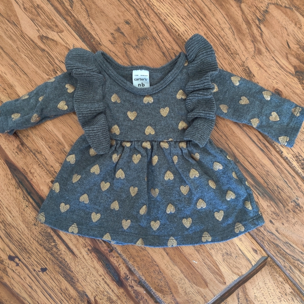 Carter's sweater sz.NB